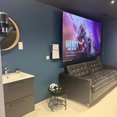 Capsule Moonlight - Jacuzzi - Sauna - Ecran 100