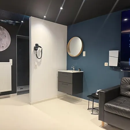 Capsule Moonlight - Jacuzzi - Sauna - Ecran 100