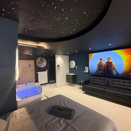 Capsule Moonlight - Jacuzzi - Sauna - Ecran 100