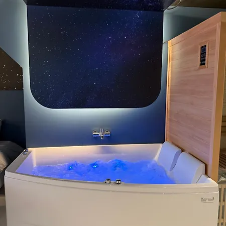 Capsule Moonlight - Jacuzzi - Sauna - Ecran 100