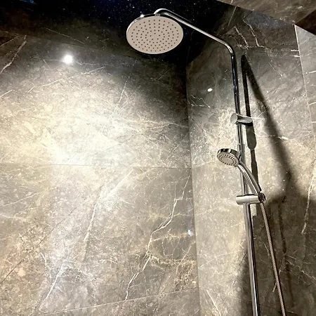 Capsule Moonlight - Jacuzzi - Sauna - Ecran 100