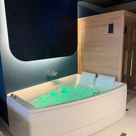 Capsule Moonlight - Jacuzzi - Sauna - Ecran 100