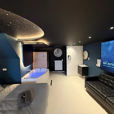 Capsule Moonlight - Jacuzzi - Sauna - Ecran 100