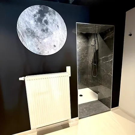 アパート Capsule Moonlight - Jacuzzi - Sauna - Ecran 100