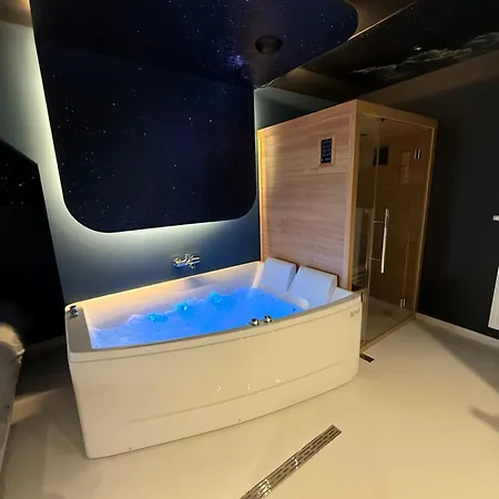Capsule Moonlight - Jacuzzi - Sauna - Ecran 100