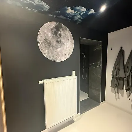 Capsule Moonlight - Jacuzzi - Sauna - Ecran 100