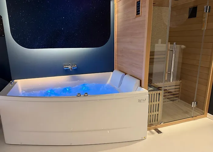 Apartment Capsule Moonlight - Jacuzzi - Sauna - Ecran 100